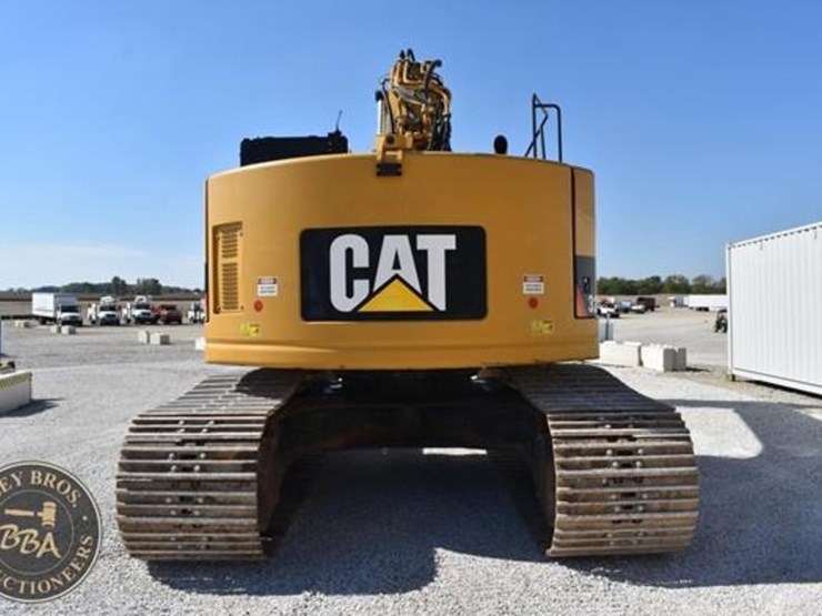 2015-caterpillar-328d-lcr-image-24