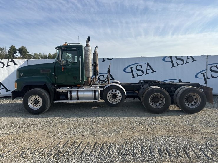 2005-mack-cl733-image-2