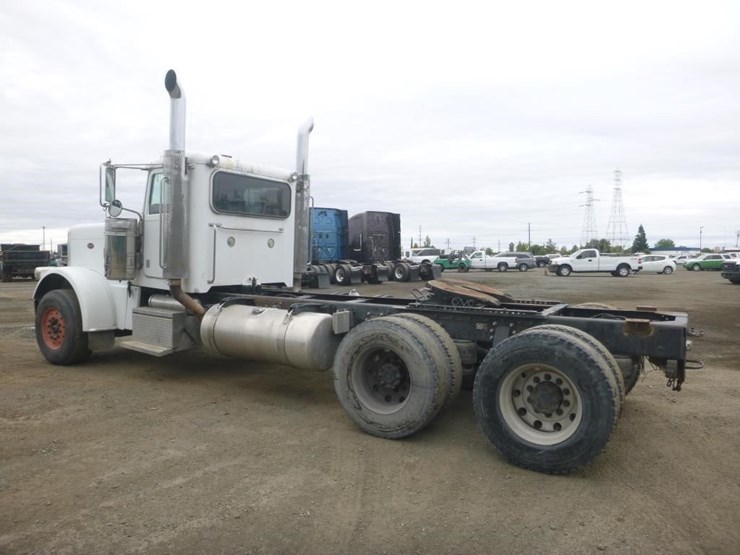 2012-peterbilt-389-image-4