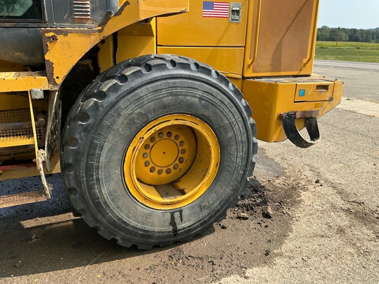 2018-deere-544k-image-28