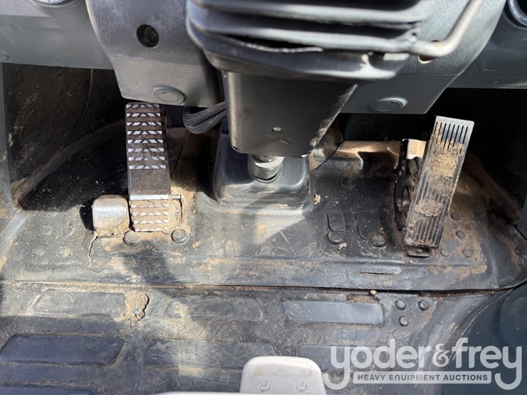 2011-hyundai-hl740-9-image-44