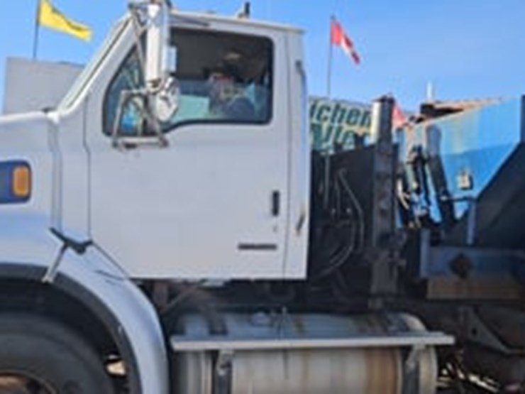 2006-sterling-lt8500-image-5