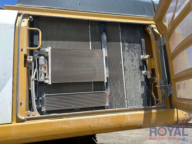 2016-caterpillar-349fl-image-23