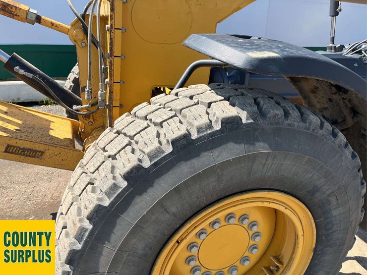 2019-deere-872gp-image-14
