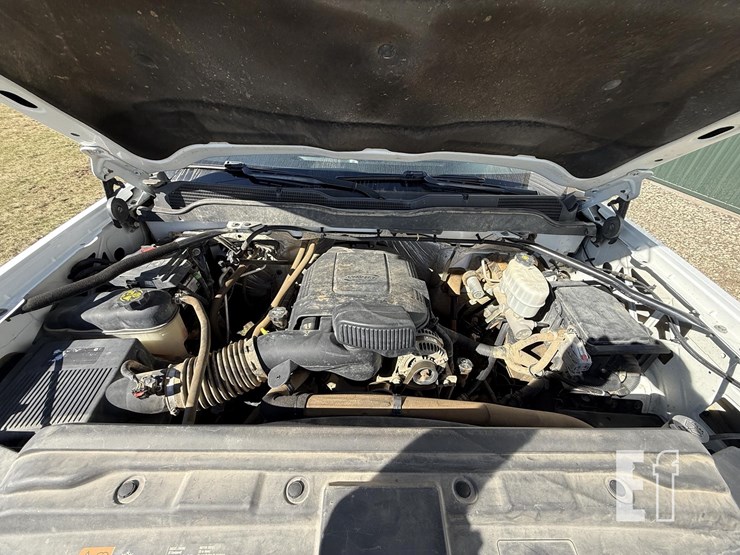 2017-chevrolet-silverado-2500hd-image-14