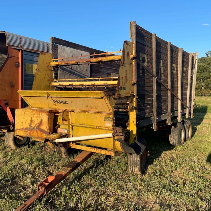 PAPEC TANDEM AXLE SILAGE WAGON
