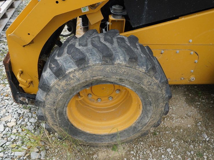2019-caterpillar-262d-image-23