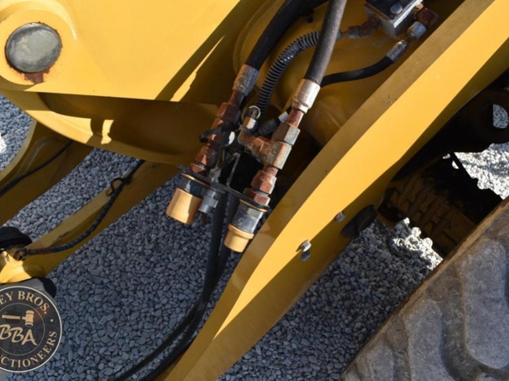 2011-caterpillar-908h-image-26