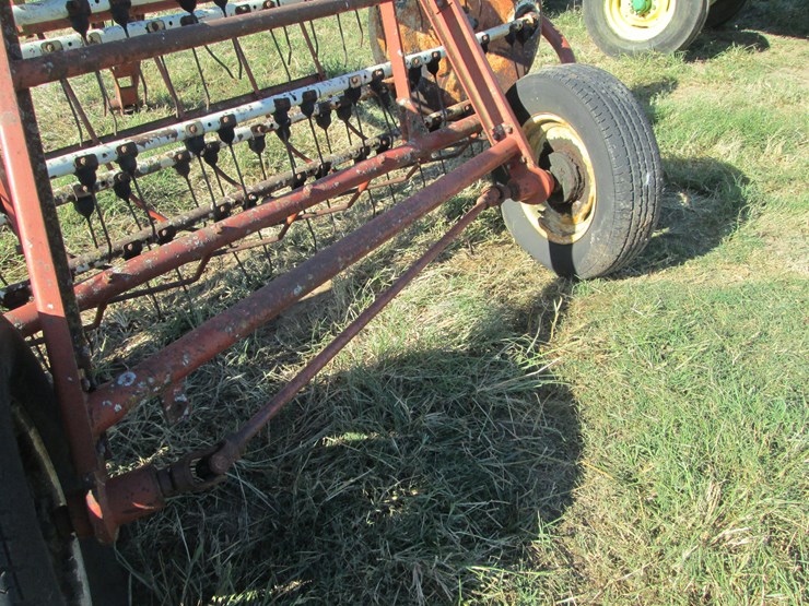hesston-3800-image-7