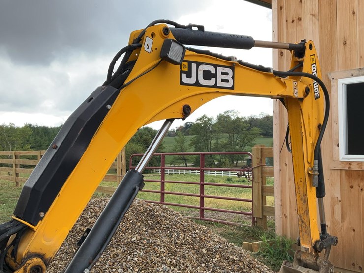 2017-jcb-8029cts-image-31