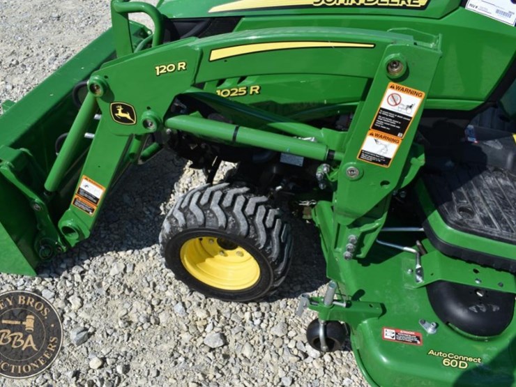 2022-john-deere-1025r-image-14