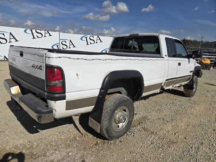 2000-dodge-2500-image-5