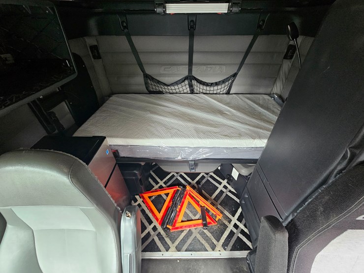 2019-freightliner-cascadia-126-image-71