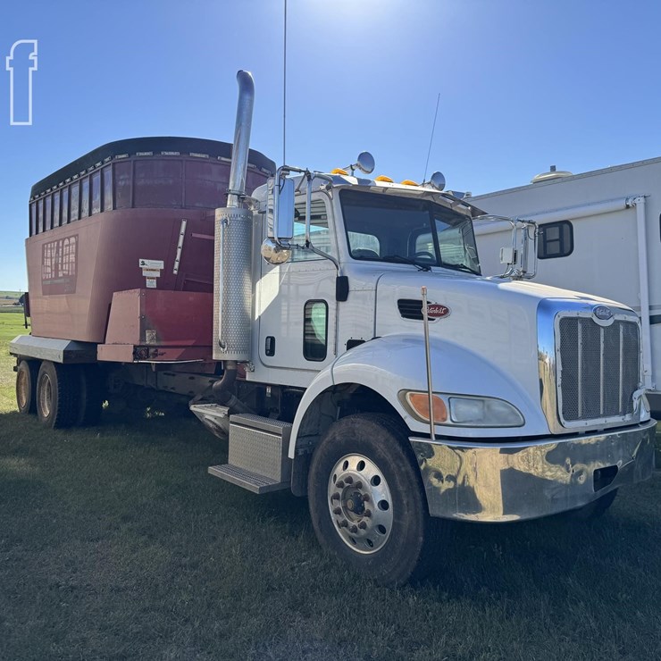 2005 PETERBILT 335