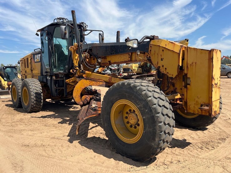 caterpillar-120-image-6