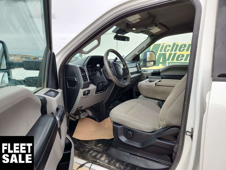 2021-ford-f350-image-18