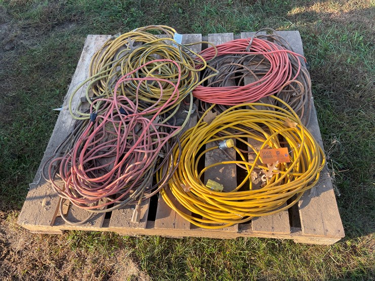 #5068-•-pallet-of-extension-cords-image-2