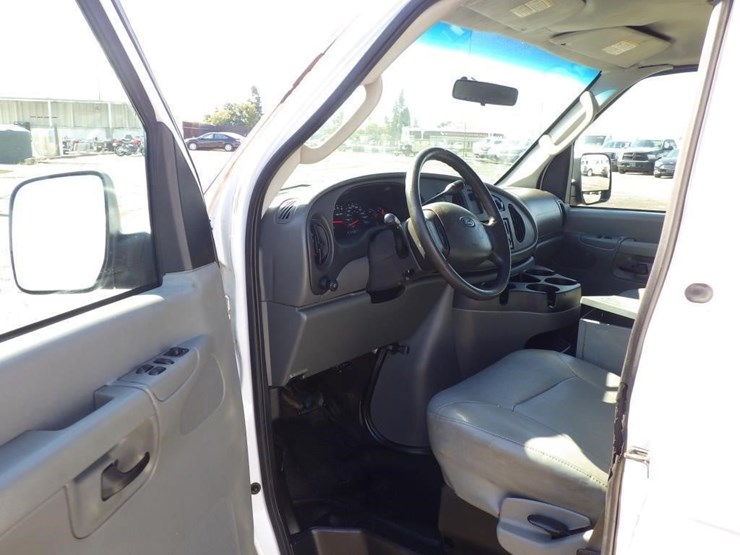 2008-ford-cargo-image-5