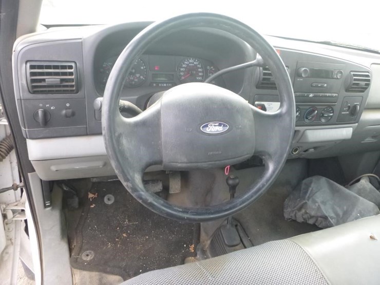 2005-ford-f550-image-19