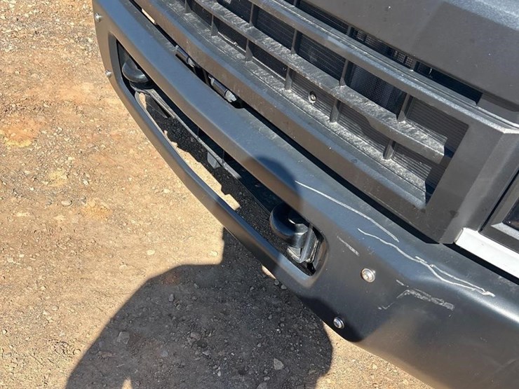 2023-chevrolet-silverado-6500hd-image-6