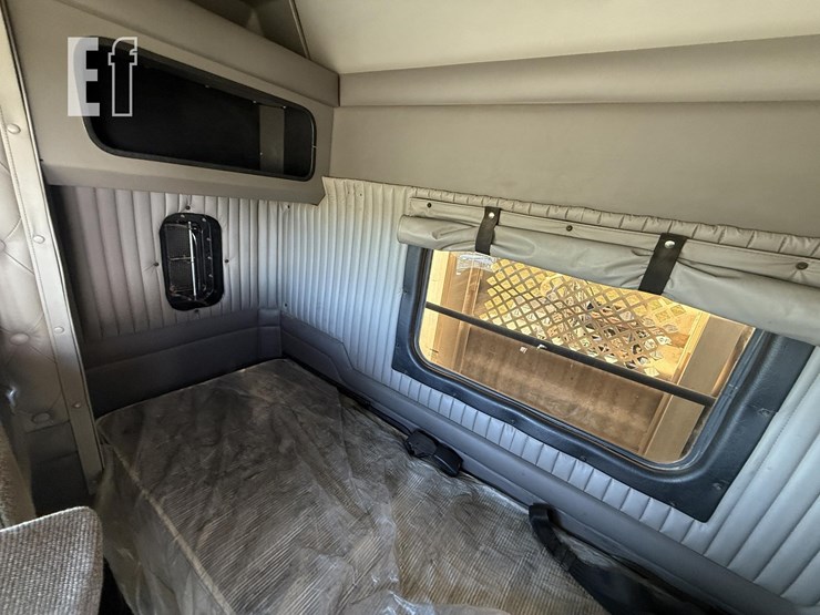 2009-kenworth-t800-image-25