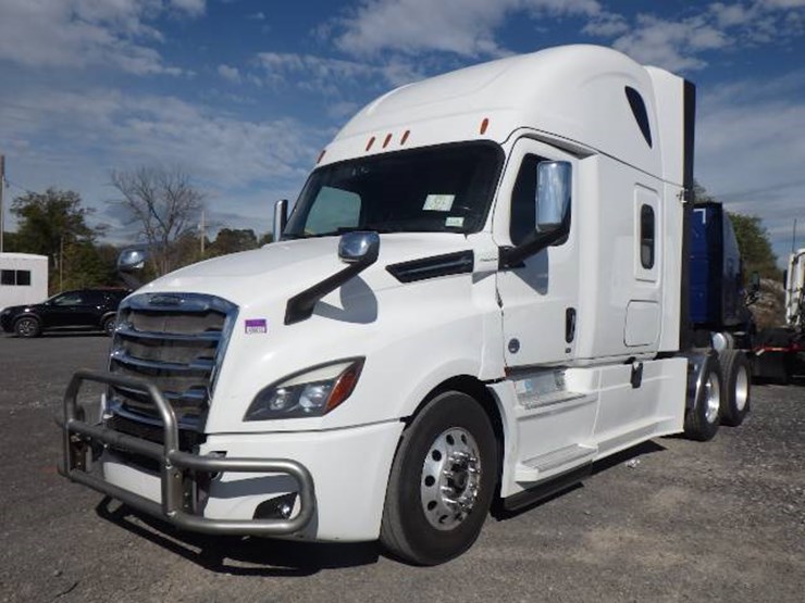 2019-freightliner-cascadia-126-image-1