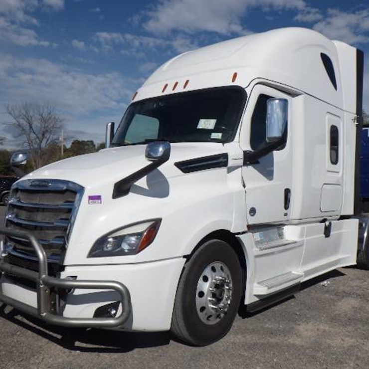 2019 FREIGHTLINER CASCADIA 126