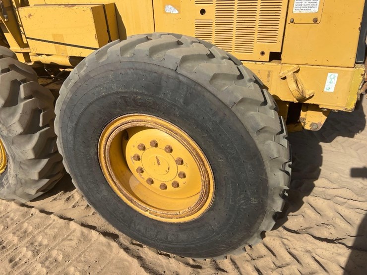 1998-caterpillar-12h-image-11