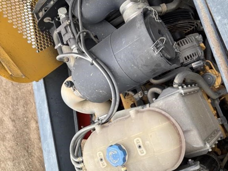 2012-deere-210lj-image-41