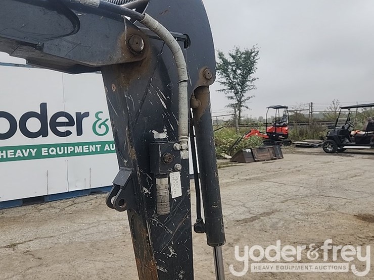 2021-deere-26g-image-18