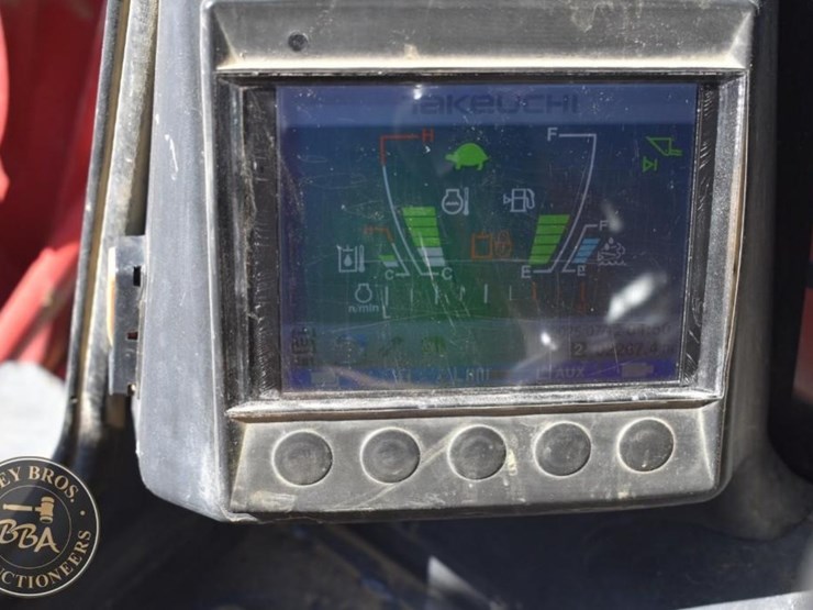 2020-takeuchi-tl12r2-image-58