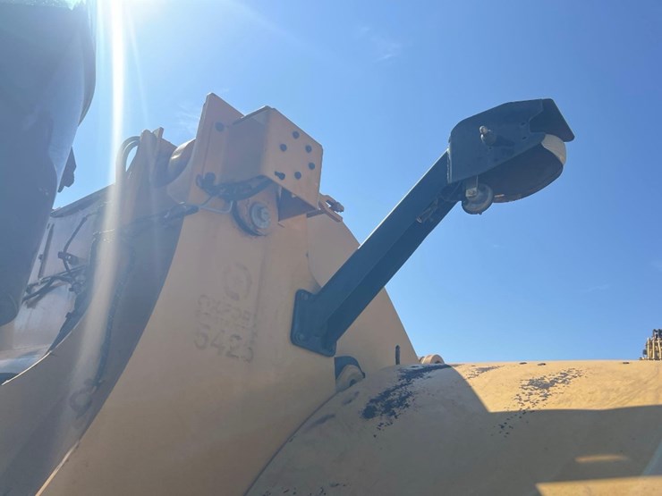2016-caterpillar-950m-image-25