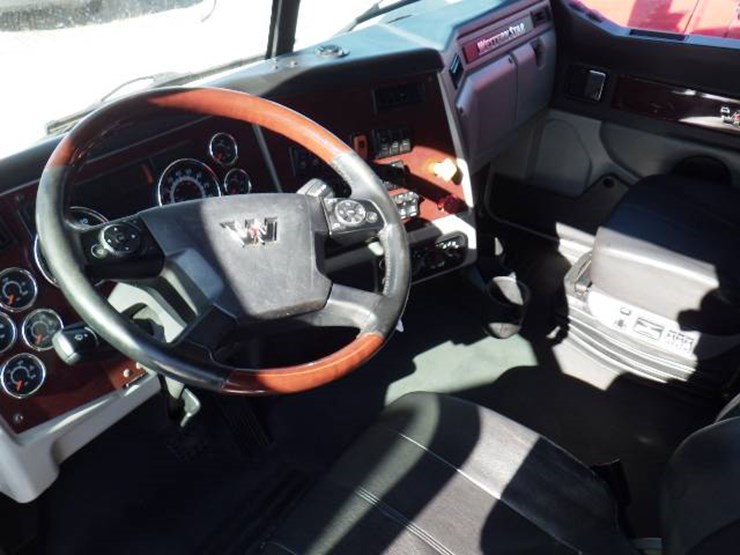 2018-western-star-5700xe-image-9