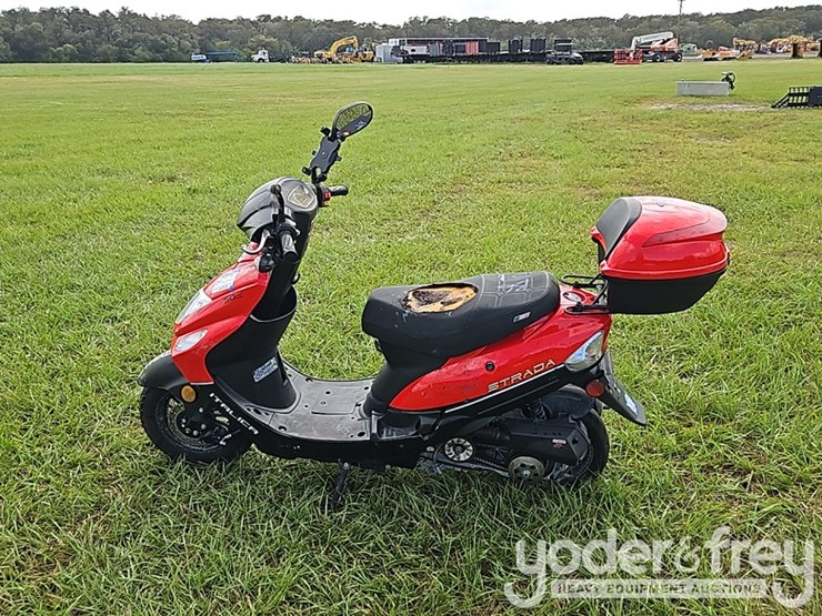 strada-50cc-scooter-(not-running)-image-2