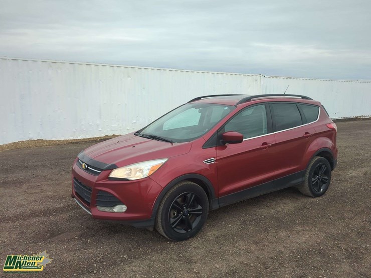 2015-ford-escape-se-image-1