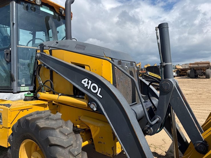 2018-deere-410l-image-21