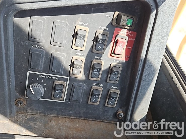 2003-deere-824j-image-30
