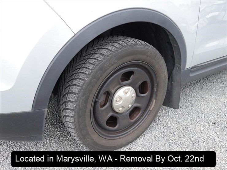 2015-ford-explorer-image-16
