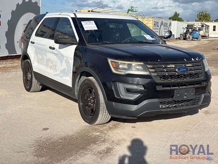 2016-ford-explorer-image-2