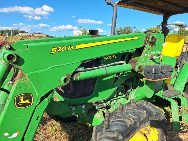 2018-john-deere-5055e-image-40