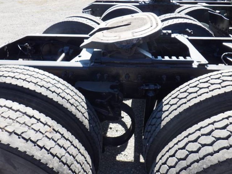 2015-peterbilt-579-image-4