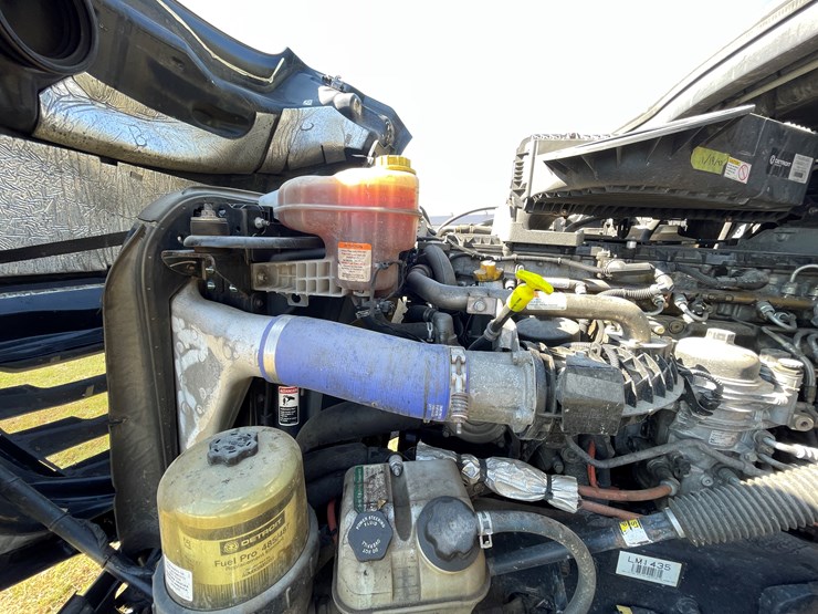 #1666-•-2019-freightliner-cascadia-semi-tractor-(title-in-delay)-image-11