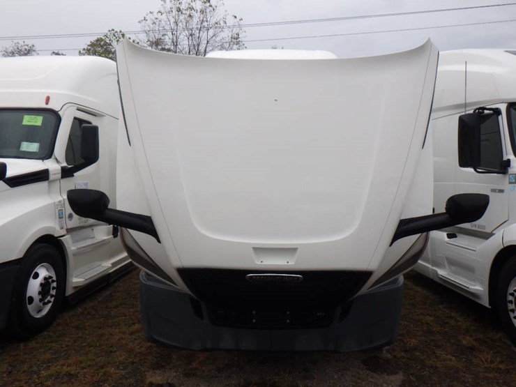 2021-freightliner-cascadia-126-image-13