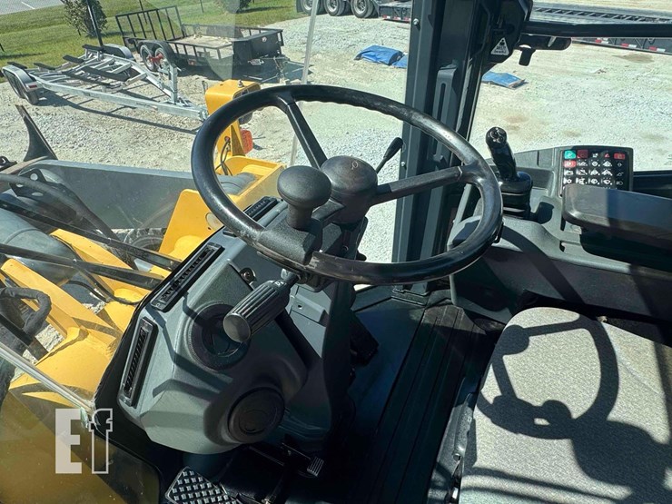 2017-deere-624kii-image-12