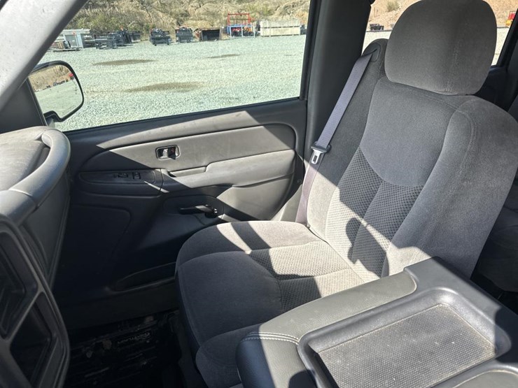 2005-chevrolet-silverado-1500-image-34