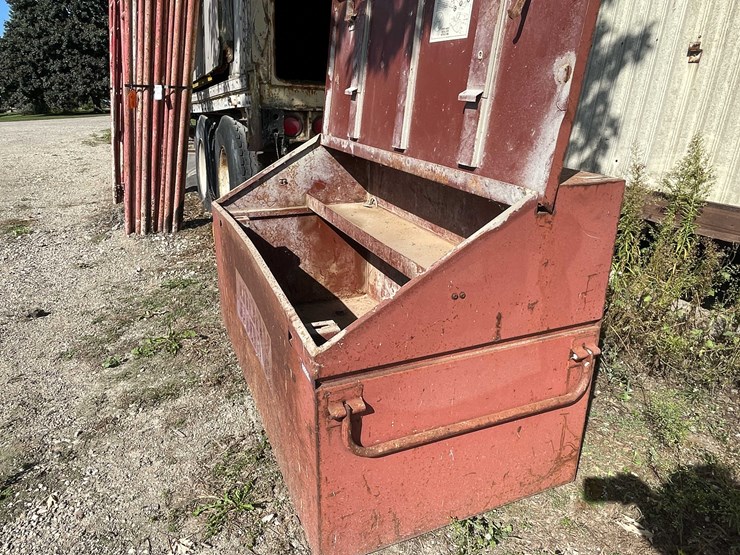 #1981-•-jobox-metal-storage-cabinet-image-4