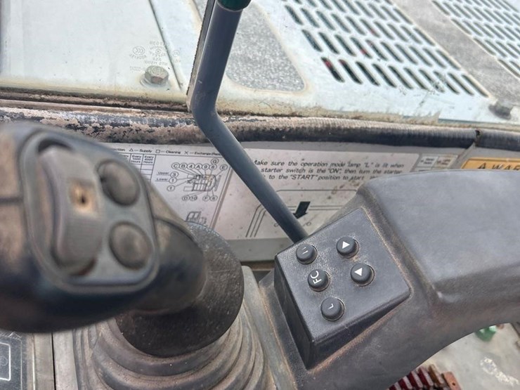 takeuchi-tb175-image-28