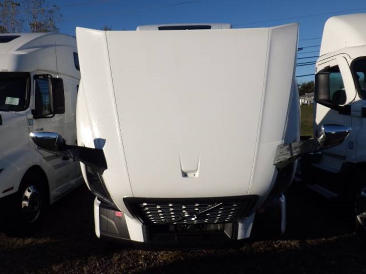 2022-volvo-vnl-860-image-17