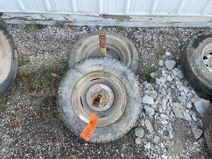 #1928-•-(2)-tires-image-1