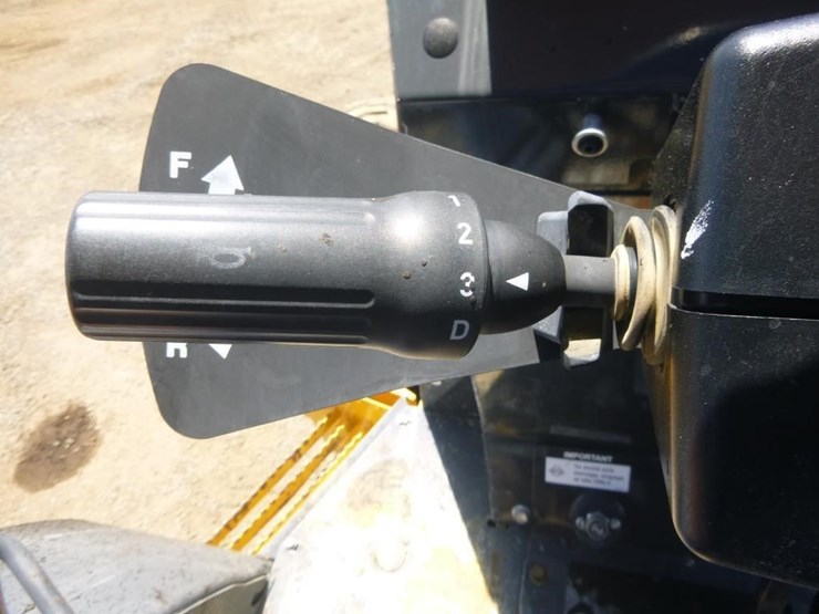 2021-deere-210l-image-9